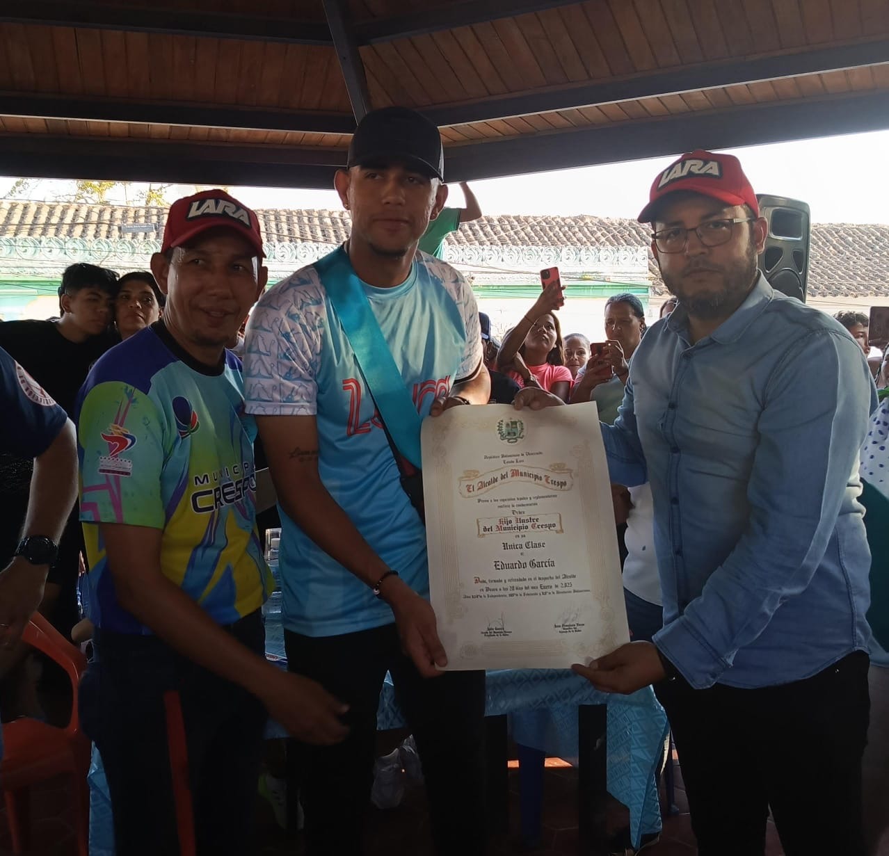 Eduardo García campeón con Cardenales de Lara, recibió la Orden Especial Hijo Ilustre del Municipio Crespo