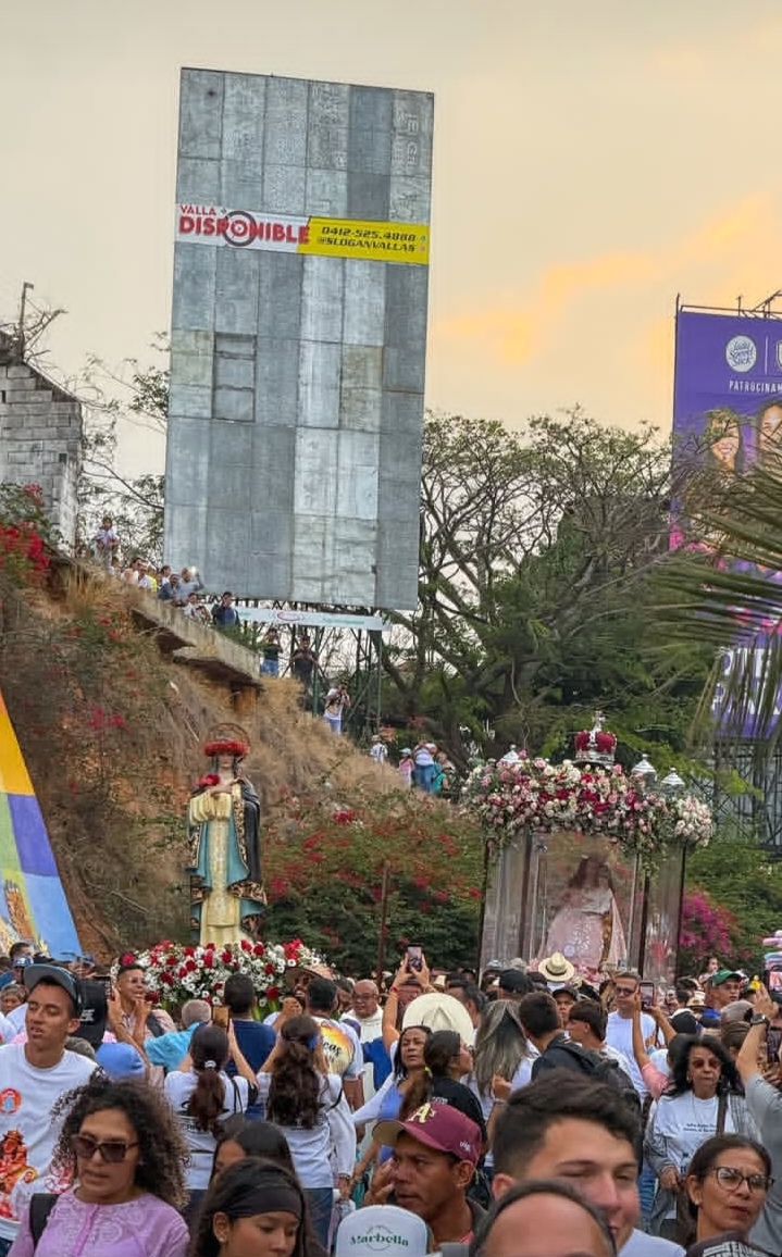 La Divina Pastora regresó a su pueblo Santa Rosa