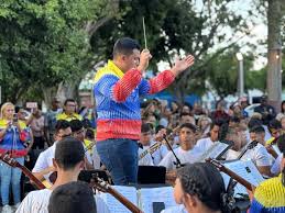 El Sistema rindió homenaje al cuatro venezolano